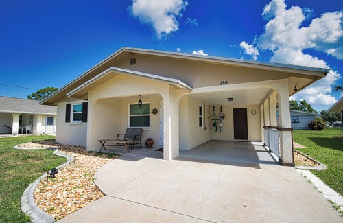 Englewood House | Welcome to Casa del Sol! Charming 2 bedroom home located 4 miles from the beach!