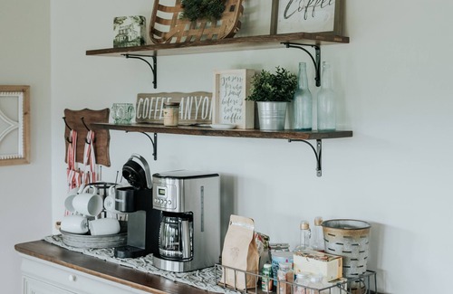 Dillard House | Welcome to Farmhouse on Boxwood! Enjoy fall views, fun activities & local eats!