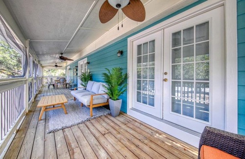 White's Gulfview House | Welcome to 'Front Porch Sitting'