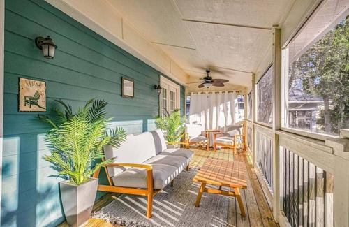 White's Gulfview House | Welcome to 'Front Porch Sitting'