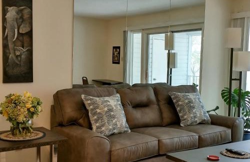 Hillcrest Apartment | Welcome to Midtown Condo