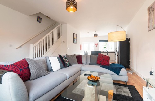 Droylsden House | Welcome to "Mosh Homes"