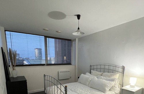 Theatreland Birmingham Apartment | Welcome to our stylish service apartment located in the heart of the Birmingham!