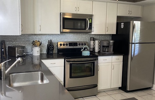 Kings Lake Condo | "Welcome to Paradise: 2-Bed Condo Steps from Amenities & Minutes to Beaches!"