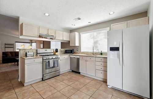 Nor Este House | Welcome to The Balloon Bungalow