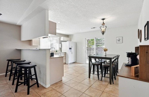 Nor Este House | Welcome to The Balloon Bungalow