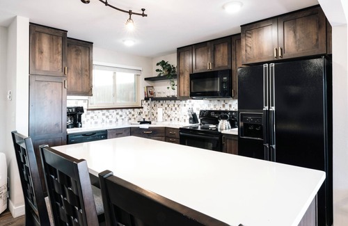 Sheridan House | Welcome to the center of activity in beautiful Sheridan, WY
