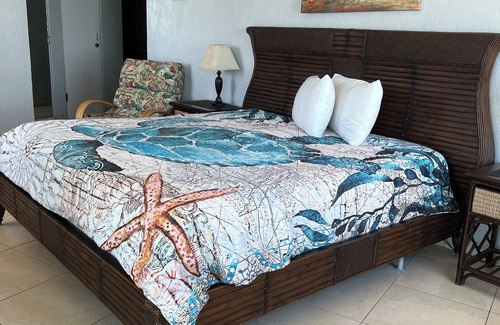 Bostwick Park Resort | Welcome to The Sea Dip Beach Resort located in Daytona Beach! Beach Access Open!