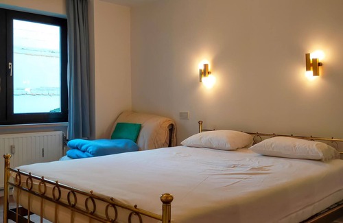 Knokke Apartment | Welcome to this comfortable vacation apartment near the beach with side sea view.