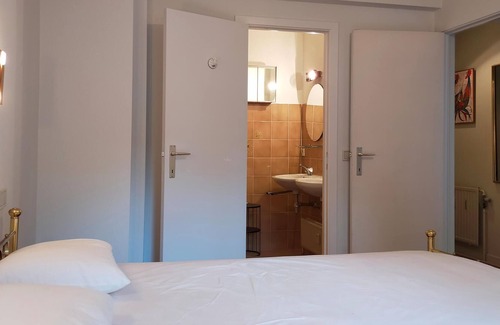 Knokke Apartment | Welcome to this comfortable vacation apartment near the beach with side sea view.