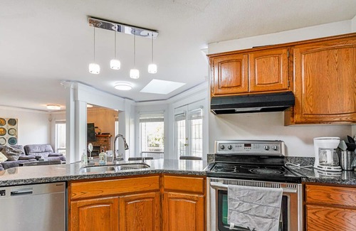 Fleetwood House | Welcome to this gem of Hazelwood