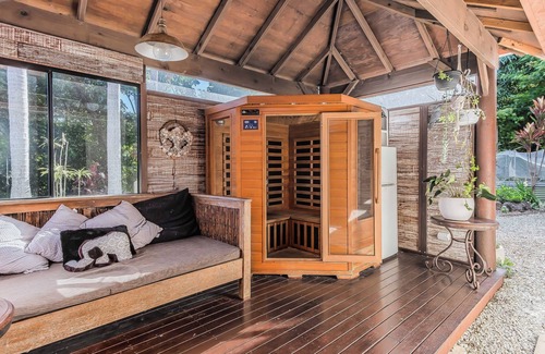 Ocean Shores House | Welcome to this luxurious 3-bedroom, 2-bathroom coastal retreat in Ocean Shores.