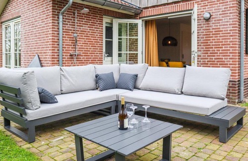 Hoge Hexel House | Welcome to this modern and comfortable holiday home in Hoge Hexel.