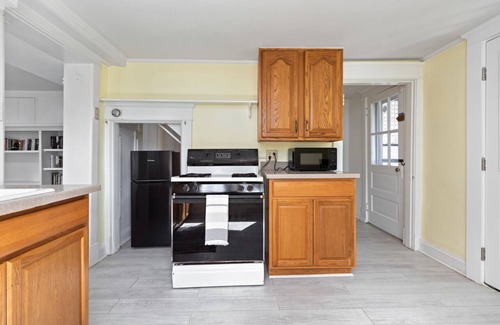 Fry's Spring House | Welcome to this charming 3-bedroom, 1-bathroom house located in the heart of Charlottesville!