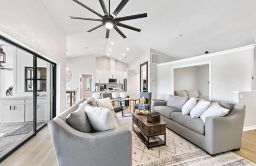 Pebble Beach House | Welcome to Waterside Villa – the ultimate destination for a truly luxurious and unforgettable vacation!