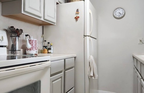 Central Naples Apartment | Welcome to your tranquil retreat in Naples!
