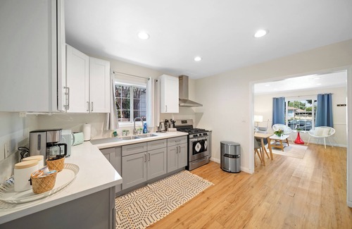 El Camino Village House | Welcoming 3-bedroom Home Near Beaches and SoFi