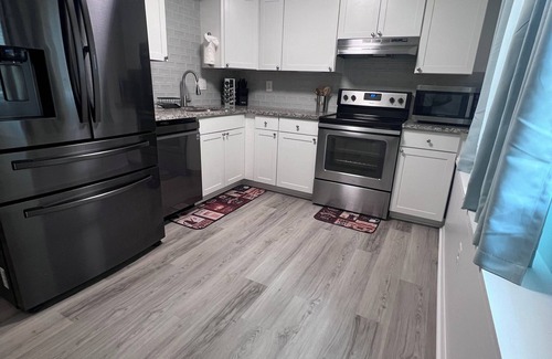 St. Charles House | Welcoming 3-bedroom townhome with AC in Waldorf