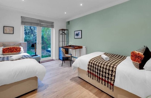 Pettits Apartment | Welcoming 3 BR Apt in the East