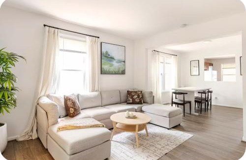 Powderhorn Apartment | Welcoming Cozy home Free Parking Super fast WiFi