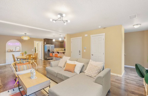 Mount Tabor House | Welcoming Space - 4Bed/3.5Bath Steps from Mt. Tabor Park