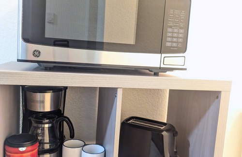 West Colorado Springs Apartment | Welcoming studio with AC in marvelous Colorado Springs