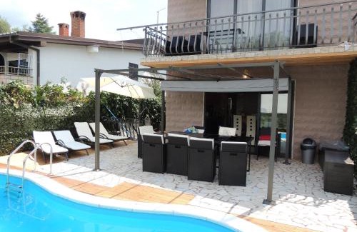 Vantacici Villa | Welcoming Villa in Vantačići with Pool and Sea View