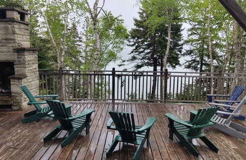 Amherst House | Well appointed, waterfront home.