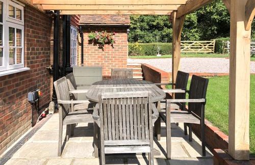 Barns Green House | Well Cottage