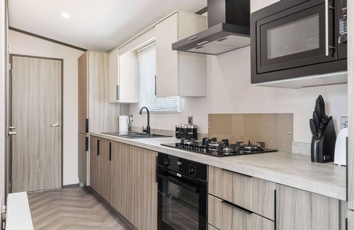 Kilgetty House | Well equipped modern caravan.