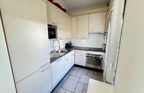 Scharendijke House | Well-kept bungalow with large fenced garden in a quiet park