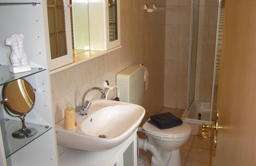 Eckelhausen Apartment | well-kept apartment near to lake, recreation, free time, active vacation
