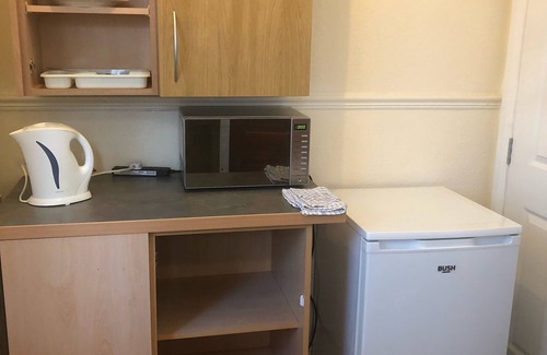 Newport Apartment | Well located, City Budget Studio Apartment Ideal for business visitors to area