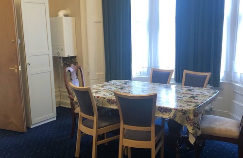 Newport Apartment | Well located, City Budget Studio Apartment Ideal for business visitors to area
