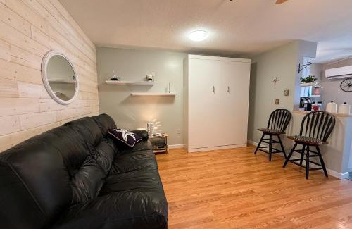 Wells Hotel | Wellington Manor 214