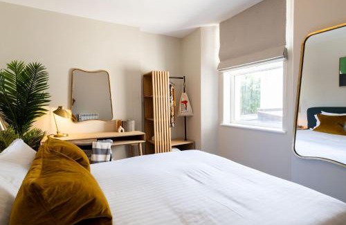 Bristol Apartment | Wellington Place I Your Apartment