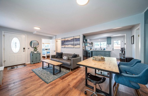 Big Bear City Cabin | Wellness & Romantic Retreat among the Trees