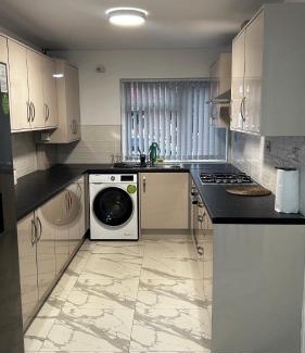 Cradley House | Wellspring house