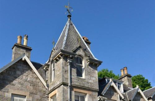 Pitlochry House | Wellwood Manor