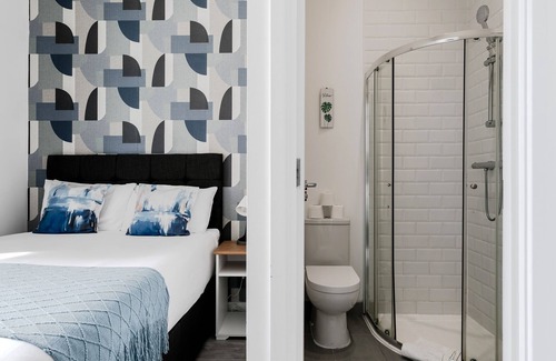 Earl's Court Hotel | Wembar Hotel