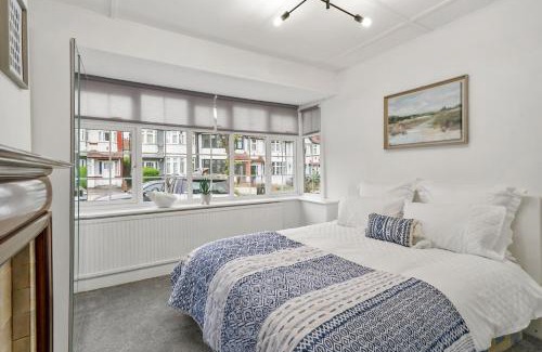Hanger Hill House | Wembley Hububb Stay