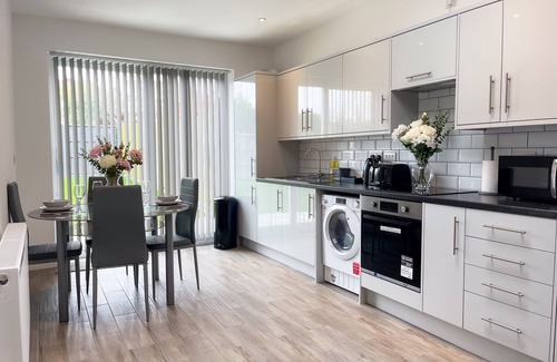 Wembley Park Apartment | Wembley Stadium, Modern&Cozy Apartment with Garden