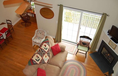 West Annapolis Condo | West Annapolis Condo! Ideal location - Close to downtown Annapolis and commuter routes