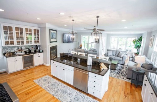 West Annapolis House | West Annapolis Cottage