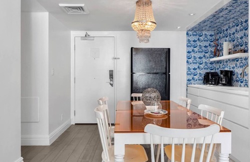 West Avenue Apartment | West Ave Vibe Suite, 2 Bed, Pool & Gym Access