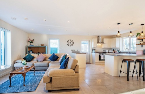 Tayinloan Cottage | West Burnside Beach Cottage