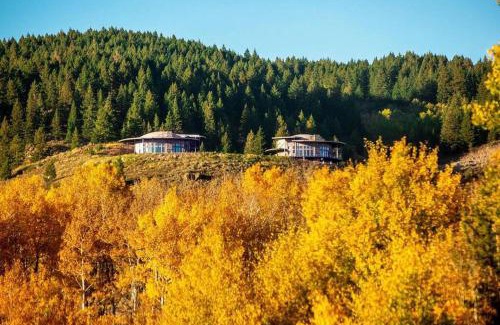 Ashton House | West Cabin- Yellowstone Family Retreat- Sled Hill