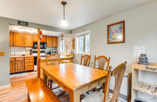 West Dover House | West Dover Townhome Hot Tub, 2 Mi to Mount Snow!