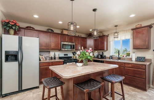 Billings House | West End! Cozy and Inviting- Family friendly with beautiful views