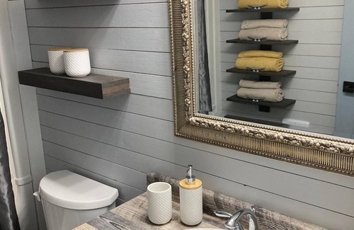 Clare House | West End Lakehouse